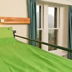Yha *