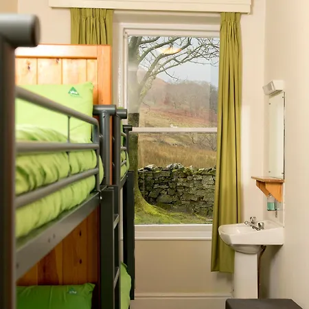 Yha Hostel *
