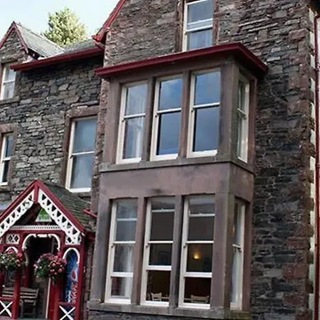 Yha Hostel *